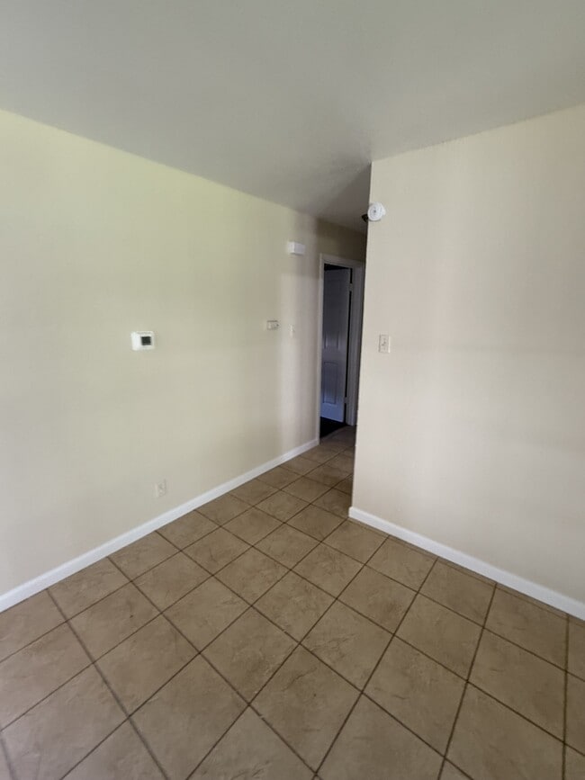 Photo - 309 Currie Ave