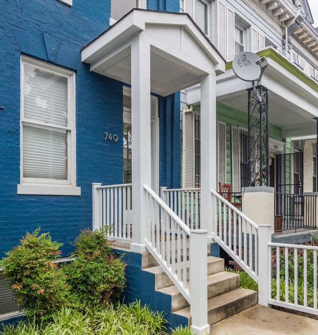 Photo - 749 Park Rd NW Unit 3