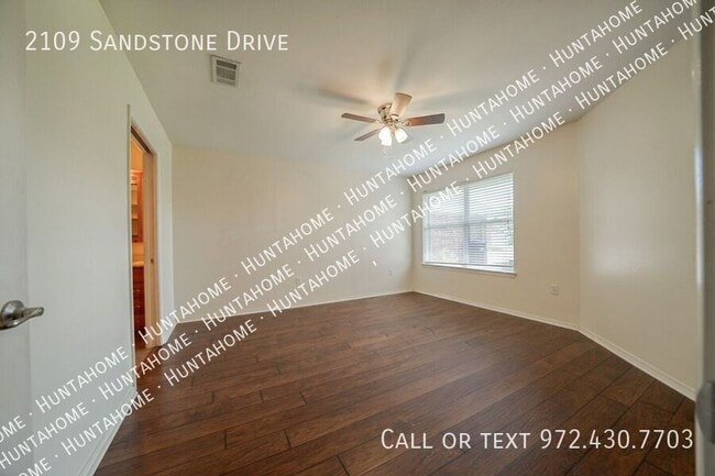 Photo - 2109 Sandstone Dr