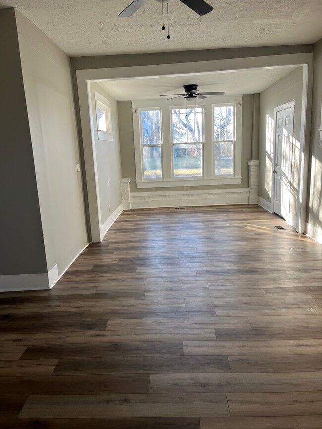 Photo - 100 S Main Ave