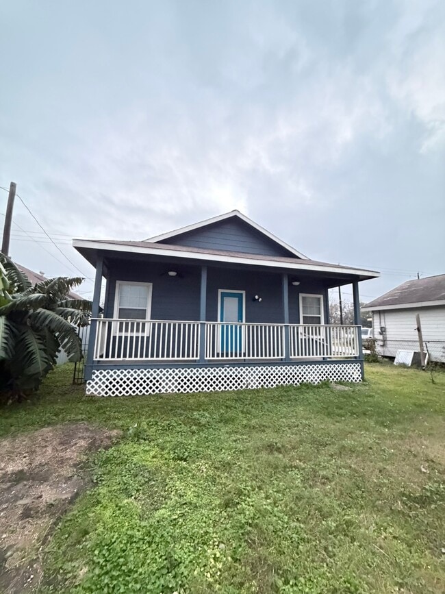 Photo - 7813 Canal St