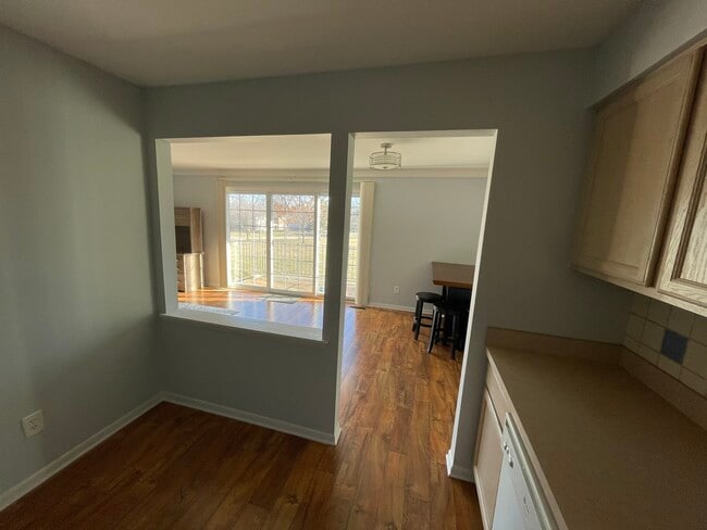 Photo - 500 Fox Hills Dr N Unit Apt 1