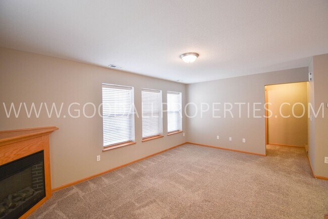 Photo - 2 bedroom, 2 bath Townhome with open floor...