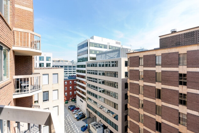 Photo - 2140 L St NW Unidad FL8-ID1225