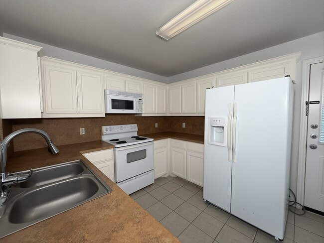 Photo - 919 Farmington Rd