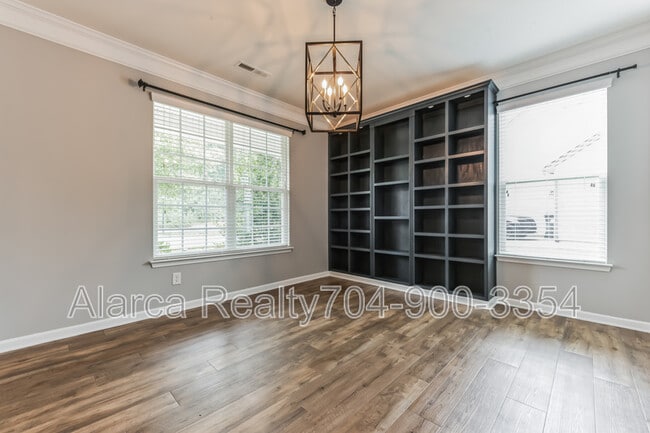 Photo - 7419 Canova Ln