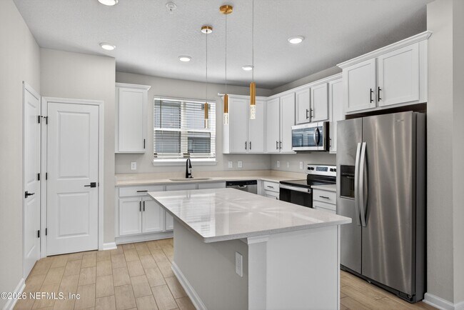 Building Photo - 1093 Farwell St