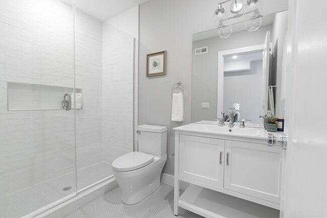 Washington Court (52 W)