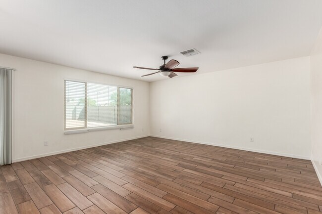 Photo - 25548 W Euclid Ave