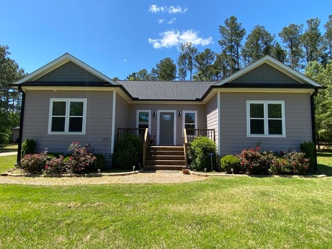 One Level Lake Gaston Home - Hubquarter Cr... - One Level Lake Gaston Home - Hubquarter Cr...