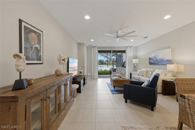 Photo - 14827 Edgewater Cir