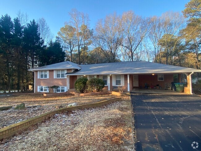 Building Photo - 851 Rockbridge Rd SW Rental