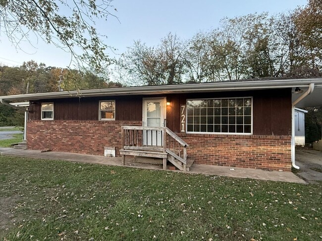 Building Photo - House in Grand Rivers