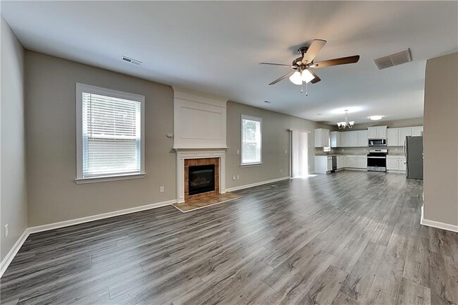 Photo - 3613 Aberdeen Way
