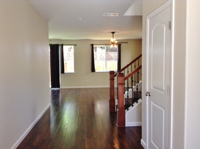 Photo - 251 Slate Ave