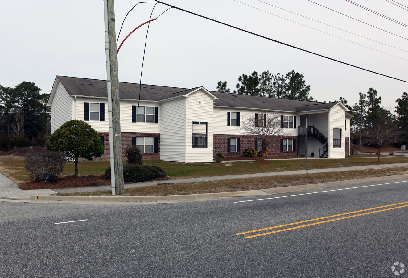 Wellington Place Apartments - Wellington Place Apartments