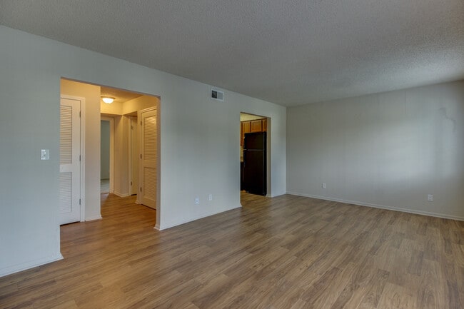 Photo - Hickory Lake