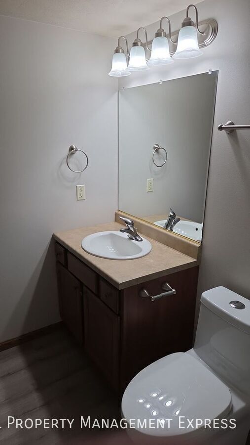 Photo - 3205 N Aurora Ave