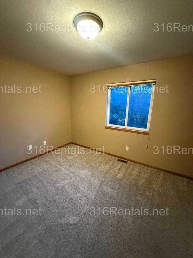 417 W Odell Ct