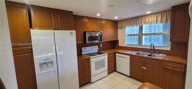 Photo - 1825 S Ocean Dr Unit 814