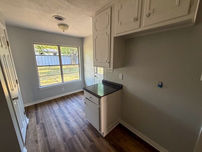 121 Vandenburg Dr Unit B