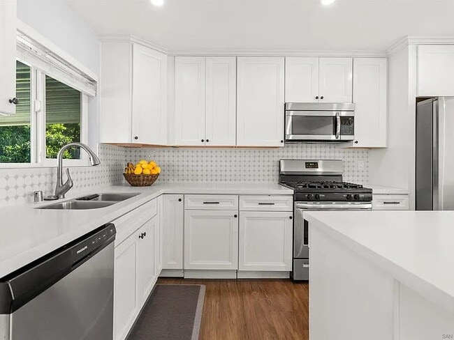 Photo - 6252 Alderley St
