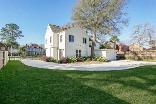 Photo - 3415 Southmore Blvd