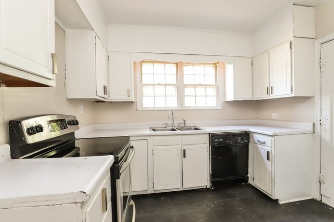 Photo - 412 S Josephine Boyd St