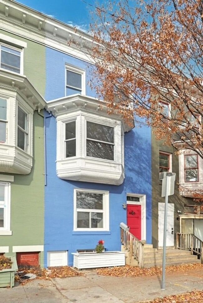 Building Photo - Coming Soon - Spacious 5 Bedroom, 1 Bath H... Rental