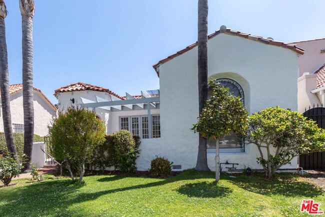 Building Photo - 146 N Citrus Ave