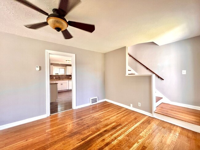 Photo - 21400 Goller Ave