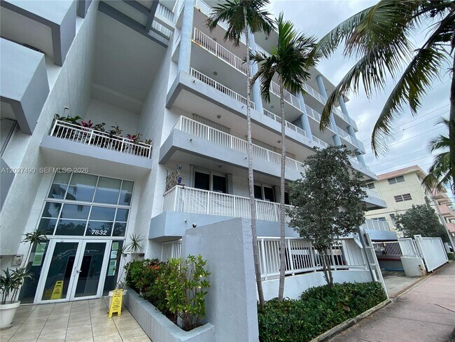 Photo - 7832 Collins Ave Unidad 201