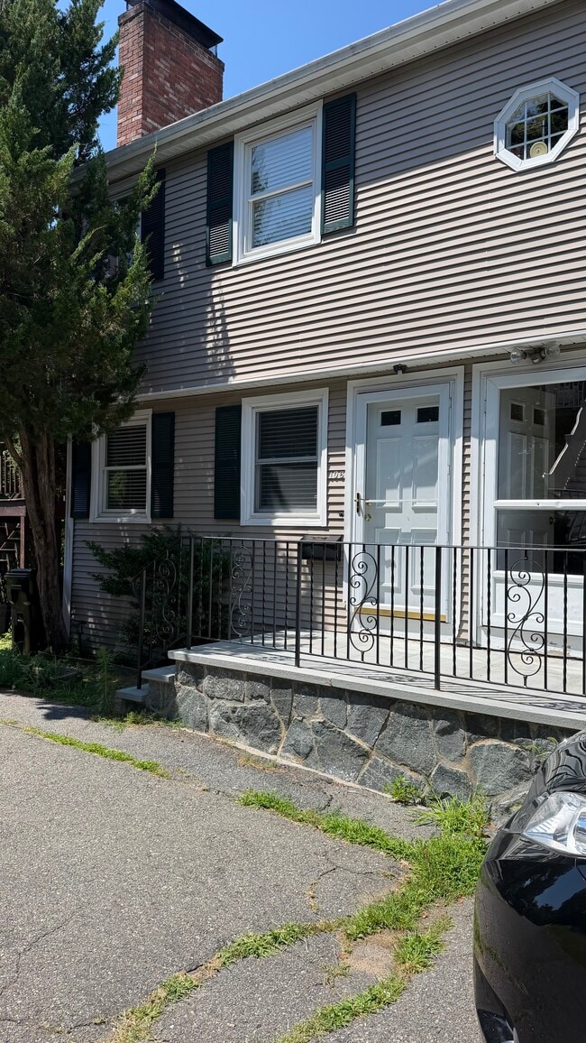 Building Photo - 106 Green St