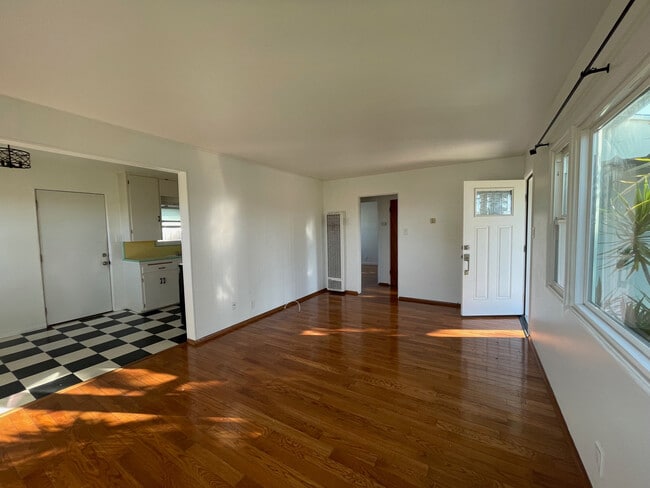 Photo - 302 Whaley St Unit na