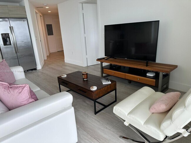 Building Photo - 121 NE 34th St Unit 2309 Rental