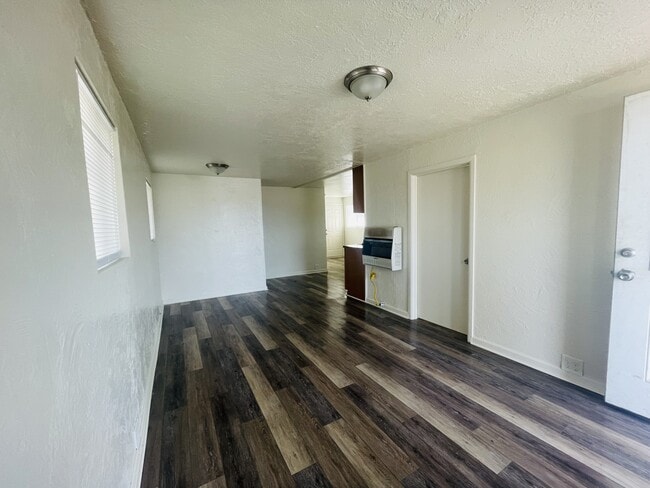 Photo - 467 McLean Rd