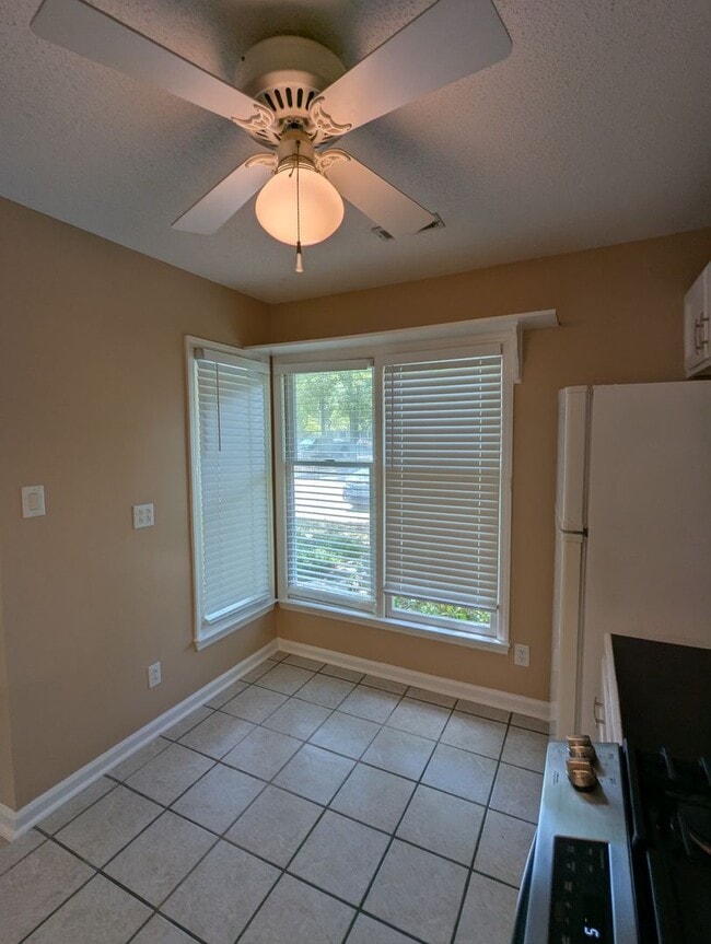 Photo - Beautiful townhouse with lakeside views, convenient to Chapel Hill and Durham!