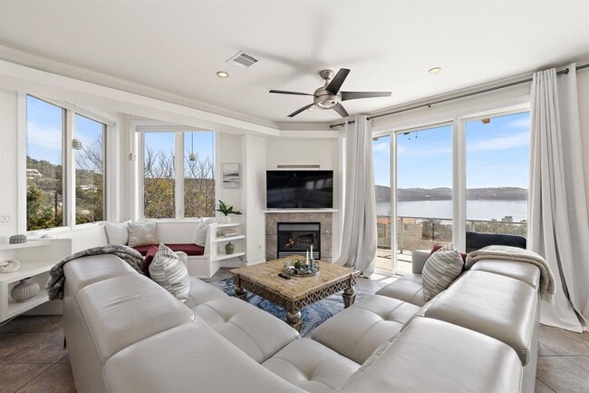 Photo - 14020 Lakeview Dr