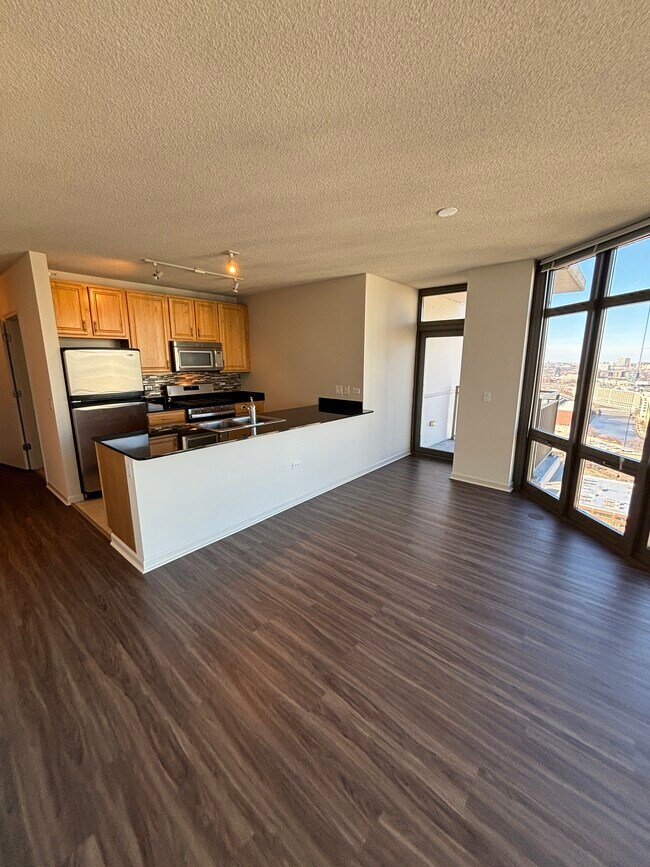 333 N Desplaines St Unit 1207