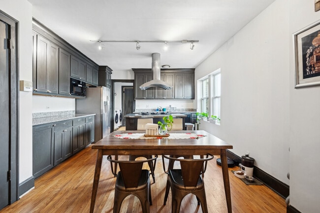 Photo - 6238 N Broadway Unit 3N