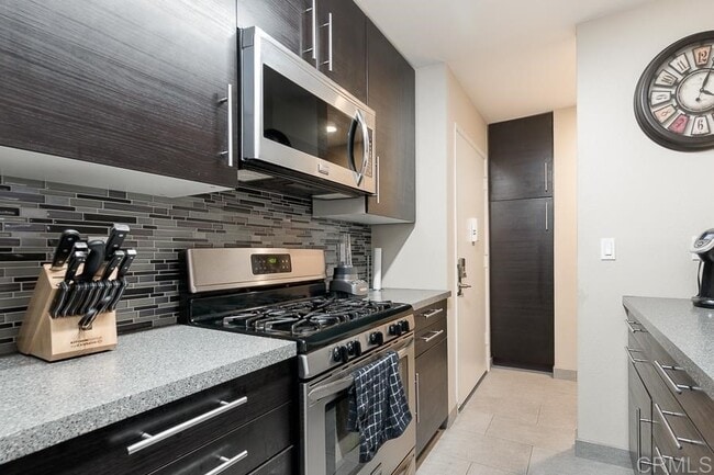1605 Hotel Cir S