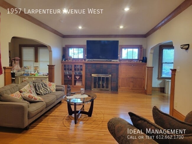 Photo - 1957 Larpenteur Ave W