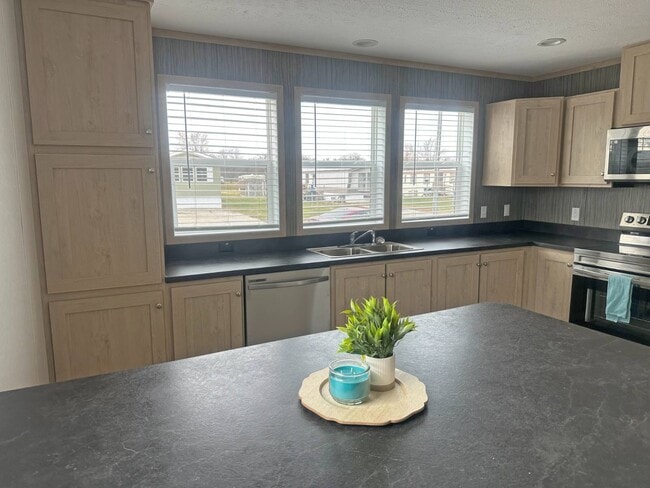 Photo - 14876 Washington Rd