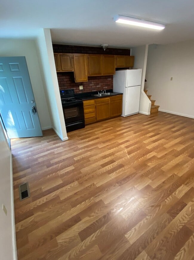 Photo - 912 -914 N Church St Unit 914 NCS