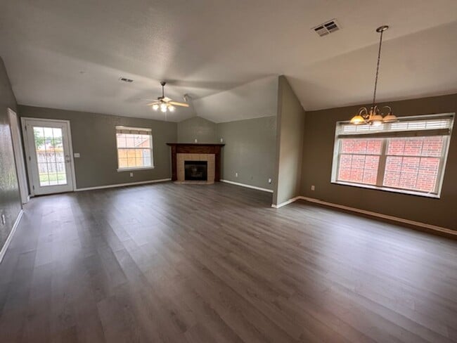 Photo - 3 bed 2 bath, great colors, furnishings and amenities! Storm Shelter! Moore Schools , call us to...