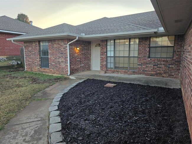 Photo - 1917 Overland Trail