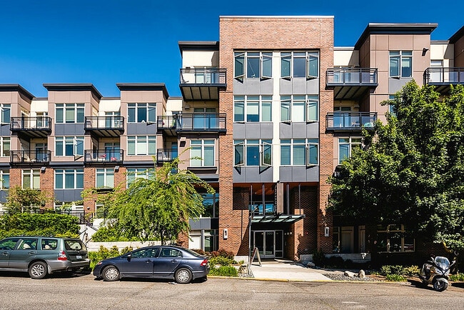 Building Photo - Latitude