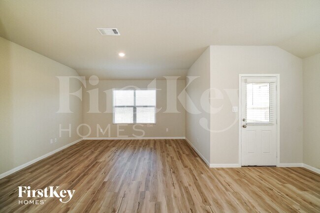 Photo - 6711 Hatchery Way