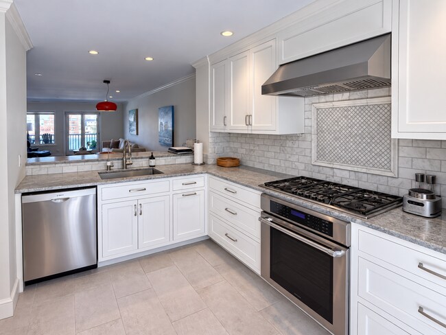 108 Chandlers Wharf