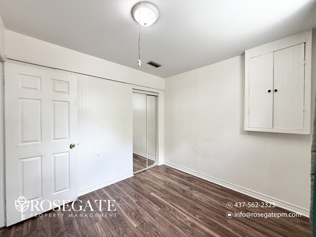 Photo - All-Inclusive 2-Bedroom Corner Basement Apartment – Pet Friendly – Scarborough Unité 2
